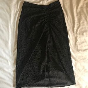 BANANA REPUBLIC BLACK & WHITE SKIRT W/RUCHING!